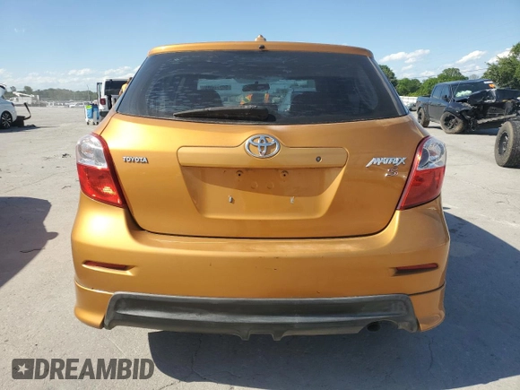 2009 Toyota Matrix S z VIN 2T1KE40E19C006065, wystawiony jako Copart lot #58270085 z przebiegiem 98 151 mil mil oraz Czysty tytuł • Clean title. Historia ofert i sprzedaży dostępna na DreamBid. Obrazek 6.