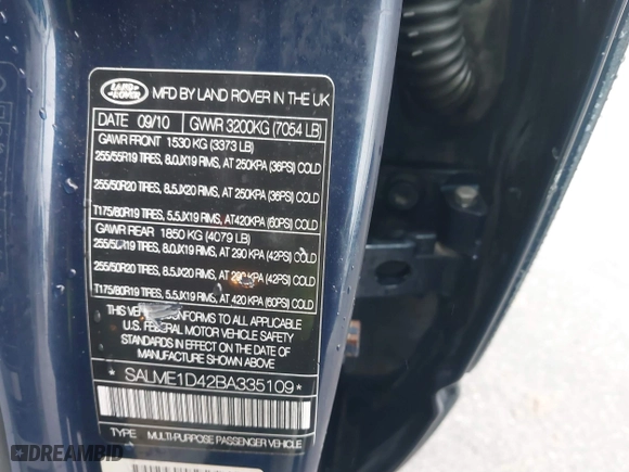 2011 Land Rover Range Rover HSE with VIN SALME1D42BA335109, listed as a IAAI auction lot 41494989 with 102,676 mi miles. Bid and sale history available at carsss.com. Image 9.