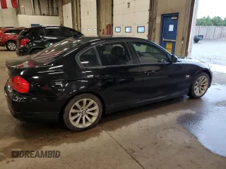 2009 BMW 3 Series 328i xDrive z VIN WBAPK73509A456299, wystawiony jako Copart lot #61068735 z przebiegiem 164 952 mil mil oraz Czysty tytuł • Clean title. Historia ofert i sprzedaży dostępna na DreamBid. Obrazek 3.