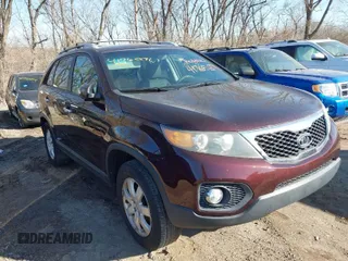 2011 Kia Sorento LX with VIN 5XYKT4A19BG164164, listed as a IAAI auction lot 41765891 with 144,684 mi miles. Bid and sale history available at carsss.com. Image 1.