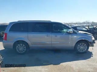 2014 Chrysler Town & Country Touring-L with VIN 2C4RC1CG7ER234517, listed as a IAAI auction lot 41824484 with 190,245 mi miles. Bid and sale history available at carsss.com. Image 14.