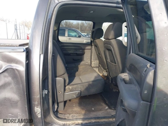 2010 Chevrolet Silverado 1500 LT with VIN 3GCRKSE32AG129922, listed as a IAAI auction lot 40910846 with 122,255 mi miles. Bid and sale history available at carsss.com. Image 8.