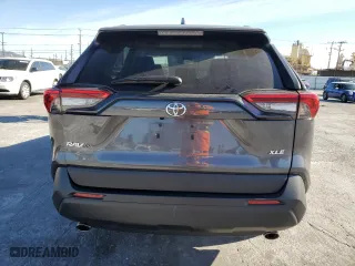 2022 Toyota RAV4 XLE with VIN 2T3W1RFV8NW206412, listed as a Copart auction lot 42016035 with 63,808 mi miles and Salvage Title. Bid and sale history available at carsss.com. Image 6.