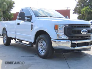 2022 Ford F-350 XL z VIN 1FTRF3A66NEG41366, wystawiony jako Copart lot #63850985 z przebiegiem 34 356 mil mil oraz Szkoda całkowita • Salvage title. Historia ofert i sprzedaży dostępna na DreamBid. Obrazek 1.