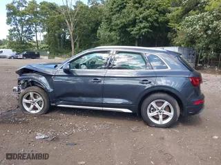 2021 Audi Q5 Premium with VIN WA1AAAFY8M2119097, listed as a IAAI auction lot 40308722 with 57,666 mi miles. Bid and sale history available at carsss.com. Image 13.