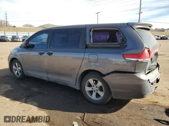 2013 Toyota Sienna L с VIN 5TDZK3DCXDS322283, выставлен на аукционе Copart как лот 43822525 с пробегом 151 341 миль миль и Списание • Salvage title. История ставок и продаж доступна на DreamBid. Изображение 2.