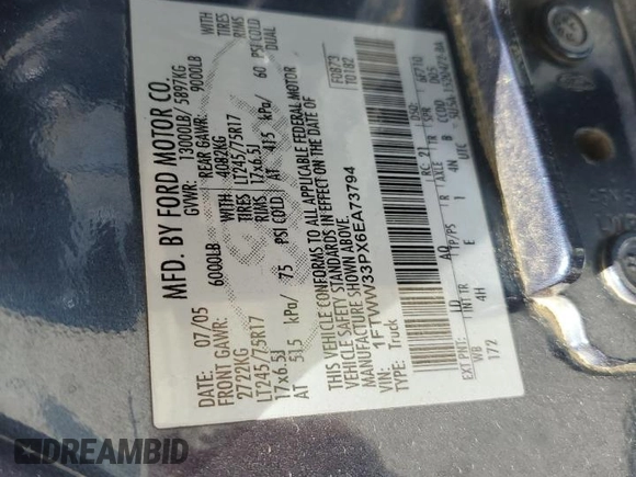 2006 Ford F-350 XL с VIN 1FTWW33PX6EA73794, выставлен на аукционе Copart как лот 54686685 с пробегом 175 409 миль миль и Списание • Salvage title. История ставок и продаж доступна на DreamBid. Изображение 12.