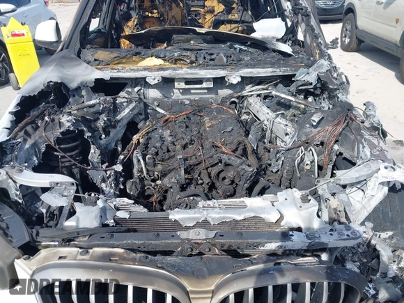 2019 BMW X3 sDrive30i with VIN 5UXTR7C52KLE98336, listed as a IAAI auction lot 41986662 with Not Provided miles and . Bid and sale history available at DreamBid. Image 10.