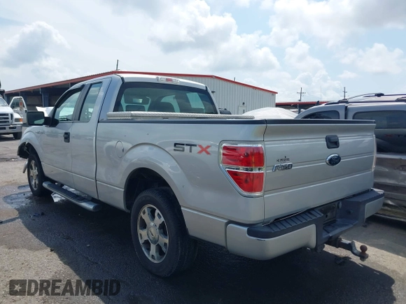 2009 Ford F-150 STX z VIN 1FTRX12W59KB81818, wystawiony jako IAAI lot #42073182 z przebiegiem 76 968 mil mil oraz . Historia ofert i sprzedaży dostępna na DreamBid. Obrazek 3.