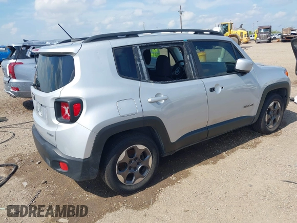 2015 Jeep Renegade Latitude with VIN ZACCJABH0FPB65461, listed as a IAAI auction lot 39756561 with 132,135 mi miles. Bid and sale history available at carsss.com. Image 4.