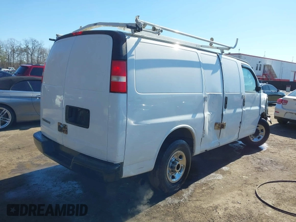 2008 Chevrolet Express Cargo Van with VIN 1GCGG25C481179562, listed as a IAAI auction lot 41582058 with 150,510 mi miles. Bid and sale history available at carsss.com. Image 4.