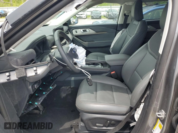2025 Ford Explorer Active with VIN 1FMUK8DH3SGB48594, listed as a Copart auction lot 58975755 with 3,134 mi miles and Salvage title. Bid and sale history available at DreamBid. Image 7.