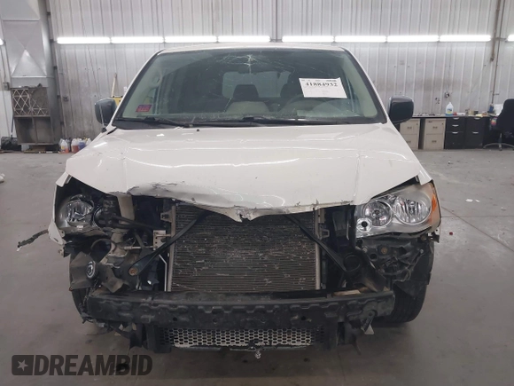 2008 Chrysler Town & Country LX with VIN 2A8HR44H78R671031, listed as a IAAI auction lot 41884932 with 300,502 mi miles. Bid and sale history available at carsss.com. Image 13.