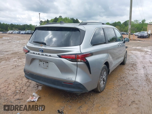 2022 Toyota Sienna XLE with VIN 5TDYSKFC0NS049827, listed as a IAAI auction lot 41994431 with 42,102 mi miles and . Bid and sale history available at DreamBid. Image 4.