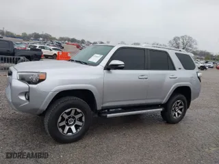 2018 Toyota 4Runner SR5 with VIN JTEBU5JR2J5597773, listed as a IAAI auction lot 41904537 with 67,380 mi miles. Bid and sale history available at carsss.com. Image 14.