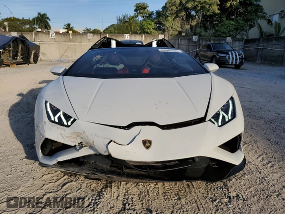 2022 Lamborghini Huracan z VIN ZHWUT5ZF9NLA17926, wystawiony jako Copart lot #83543394 z przebiegiem 5 830 mil mil oraz Szkoda całkowita • Salvage title. Historia ofert i sprzedaży dostępna na DreamBid. Obrazek 5.