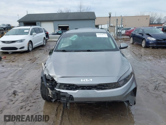 2022 Kia Forte LXS z VIN 3KPF24AD0NE436326, wystawiony jako IAAI lot #41478575 z przebiegiem 72 630 mil mil oraz . Historia ofert i sprzedaży dostępna na DreamBid. Obrazek 12.