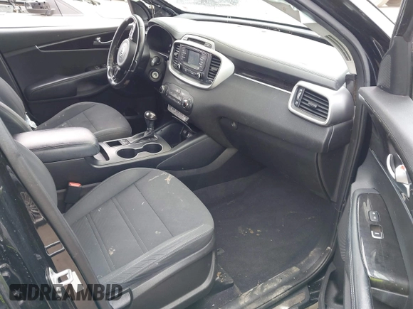 2016 Kia Sorento LX with VIN 5XYPGDA39GG153135, listed as a IAAI auction lot 41903352 with 144,557 mi miles. Bid and sale history available at carsss.com. Image 5.