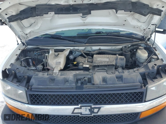 2017 Chevrolet Express Commercial z VIN 1GB0GRFG9H1113928, wystawiony jako Copart lot #88428045 z przebiegiem 131 694 mil mil oraz Nie do naprawy • Non repairable. Historia ofert i sprzedaży dostępna na DreamBid. Obrazek 11.
