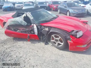 1998 Chevrolet Corvette with VIN 1G1YY32G7W5100799, listed as a IAAI auction lot 40437389 with 1 mi miles. Bid and sale history available at carsss.com. Image 6.