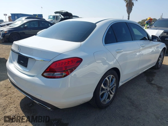 2017 Mercedes-Benz C 300 с VIN 55SWF4JB6HU188700, выставлен на аукционе IAAI как лот 42390502 с пробегом 105 653 миль миль и . История ставок и продаж доступна на DreamBid. Изображение 4.
