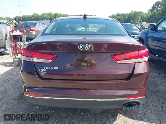 2018 Kia Optima LX z VIN 5XXGT4L39JG180260, wystawiony jako IAAI lot #42081495 z przebiegiem 173 200 mil mil oraz . Historia ofert i sprzedaży dostępna na DreamBid. Obrazek 16.