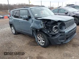 2017 Jeep Renegade Latitude with VIN ZACCJABB5HPF75067, listed as a IAAI auction lot 41493068 with 98,189 mi miles. Bid and sale history available at carsss.com. Image 1.