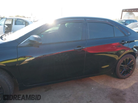 2015 Toyota Camry XLE z VIN 4T1BF1FK8FU928187, wystawiony jako IAAI lot #41870784 z przebiegiem 103 513 mil mil oraz . Historia ofert i sprzedaży dostępna na DreamBid. Obrazek 15.
