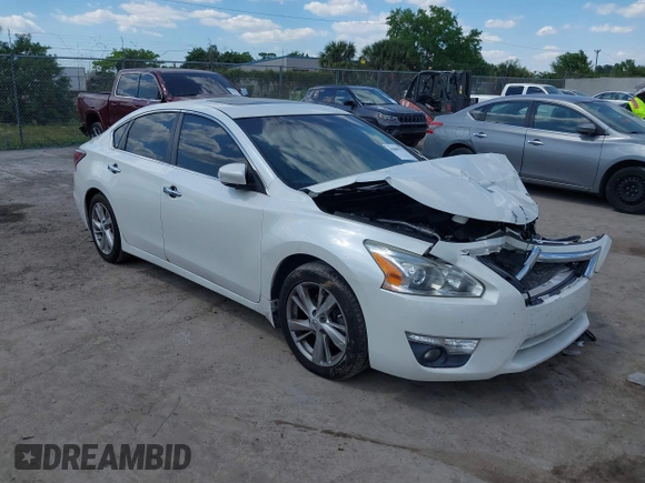 2014 Nissan Altima 2.5 S with VIN 1N4AL3AP1EC113007, listed as a IAAI auction lot 41885777 with 92,941 mi miles. Bid and sale history available at carsss.com. Image 1.