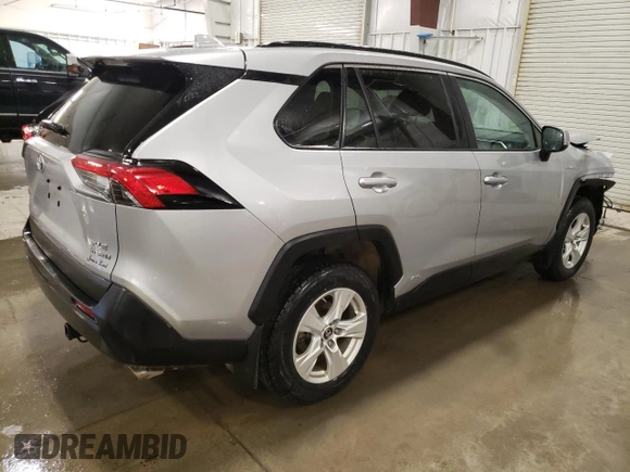 2019 Toyota RAV4 Hybrid XLE with VIN 2T3RWRFV2KW032119, listed as a Copart auction lot 49328235 with 135,235 mi miles and Salvage Title. Bid and sale history available at carsss.com. Image 3.