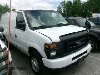 2011 Ford Econoline Cargo Commercial z VIN 1FTNE2EW9BDB34274, wystawiony jako IAAI lot #42404683 z przebiegiem 233 468 mil mil oraz . Historia ofert i sprzedaży dostępna na DreamBid. Obrazek 13.