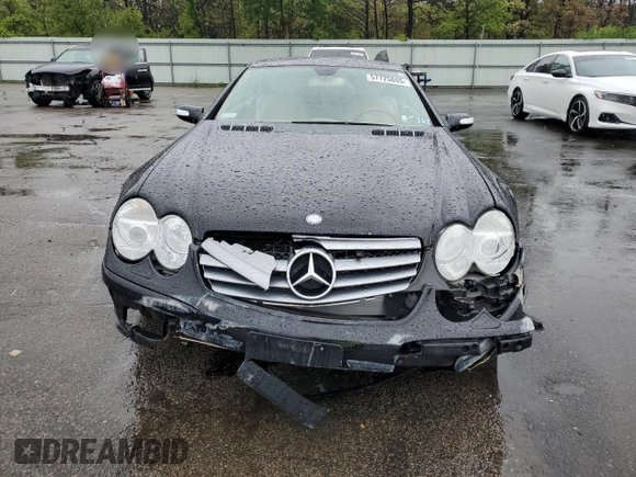 2005 Mercedes-Benz SL 500 z VIN WDBSK75FX5F101381, wystawiony jako Copart lot #57725655 z przebiegiem 45 705 mil mil oraz Szkoda całkowita • Salvage title. Historia ofert i sprzedaży dostępna na DreamBid. Obrazek 5.