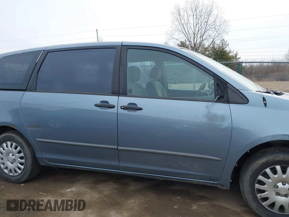 2004 Toyota Sienna with VIN 5TDZA29C44S036628, listed as a IAAI auction lot 41691034 with 389,982 mi miles and . Bid and sale history available at DreamBid. Image 13.