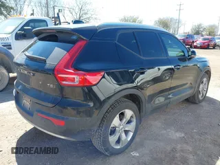 2019 Volvo XC40 Momentum with VIN YV4162XZ3K2018371, listed as a IAAI auction lot 41650401 with 86,647 mi miles and . Bid and sale history available at carsss.com. Image 4.