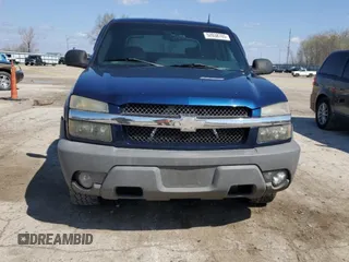 2002 Chevrolet Avalanche with VIN 3GNEK13TX2G250105, listed as a Copart auction lot 52038705 with 181,119 mi miles and Salvage Title. Bid and sale history available at carsss.com. Image 5.
