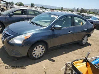 2015 Nissan Versa SV with VIN 3N1CN7AP8FL811403, listed as a Copart auction lot 61862205 with 113,703 mi miles and Salvage title. Bid and sale history available at DreamBid. Image 1.