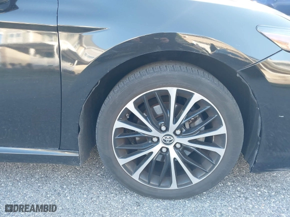 2018 Toyota Camry LE with VIN JTNB11HK9J3015903, listed as a IAAI auction lot 41949640 with 82,161 mi miles. Bid and sale history available at carsss.com. Image 19.