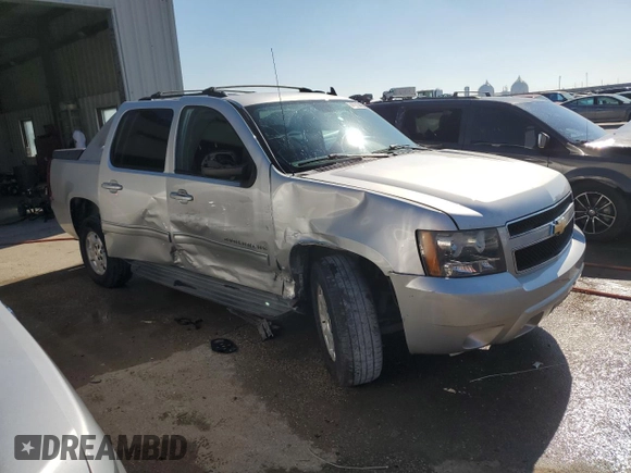2011 Chevrolet Avalanche LS with VIN 3GNMCEE0XBG121414, listed as a Copart auction lot 47213405 with 143,289 mi miles and Salvage Title. Bid and sale history available at carsss.com. Image 4.