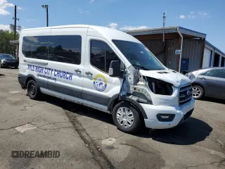 2020 Ford Transit Passenger XL z VIN 1FBAX2C8XLKA60992, wystawiony jako Copart lot #56517485 z przebiegiem 83 982 mil mil oraz Szkoda całkowita • Salvage title. Historia ofert i sprzedaży dostępna na DreamBid. Obrazek 4.