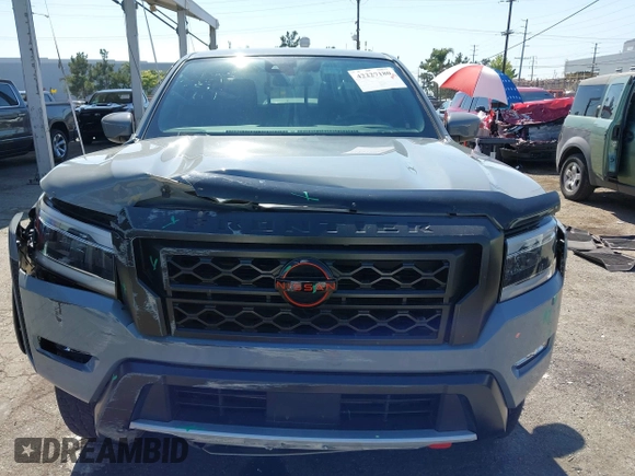 2023 Nissan Frontier Pro-4X z VIN 1N6ED1EKXPN641323, wystawiony jako IAAI lot #42227180 z przebiegiem 25 199 mil mil oraz . Historia ofert i sprzedaży dostępna na DreamBid. Obrazek 12.