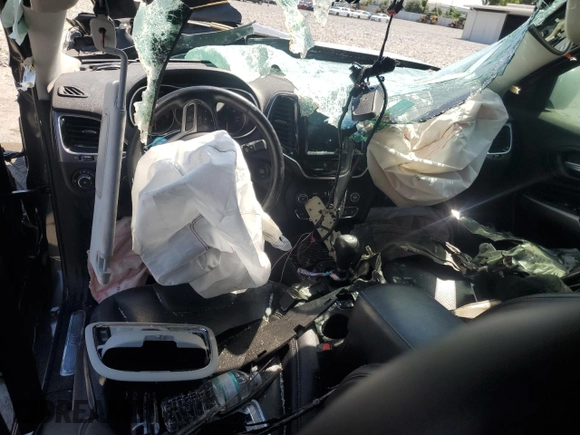 2020 Jeep Cherokee Limited z VIN 1C4PJLDB9LD557138, wystawiony jako Copart lot #57452705 z przebiegiem Nie podano mil oraz Nie do naprawy • Non repairable. Historia ofert i sprzedaży dostępna na DreamBid. Obrazek 8.