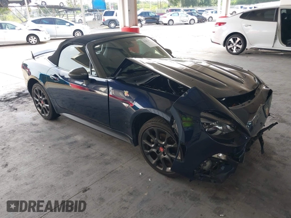2019 FIAT 124 Spider Lusso z VIN JC1NFAEK6K0142695, wystawiony jako IAAI lot #42683013 z przebiegiem 33 559 mil mil oraz . Historia ofert i sprzedaży dostępna na DreamBid. Obrazek 1.