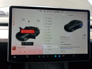 2021 Tesla Model Y Long Range z VIN 5YJYGDEE5MF275302, wystawiony jako Copart lot #54353875 z przebiegiem 63 196 mil mil oraz Szkoda całkowita • Salvage title. Historia ofert i sprzedaży dostępna na DreamBid. Obrazek 9.