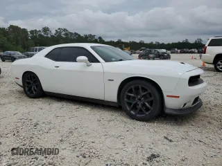 2019 Dodge Challenger R/T z VIN 2C3CDZBT7KH606198, wystawiony jako Copart lot #54912155 z przebiegiem 99 246 mil mil oraz Szkoda całkowita • Salvage title. Historia ofert i sprzedaży dostępna na DreamBid. Obrazek 4.