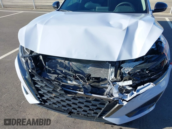 2025 Nissan Altima SR with VIN 1N4BL4CV6SN322491, listed as a IAAI auction lot 41549681 with 4,119 mi miles and . Bid and sale history available at DreamBid. Image 6.