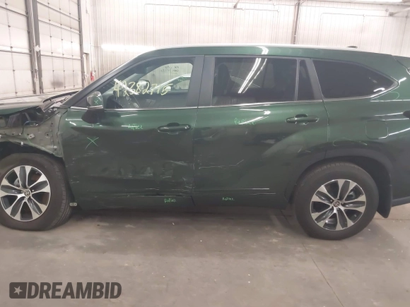 2024 Toyota Highlander LE with VIN 5TDKDRBH5RS539941, listed as a IAAI auction lot 42382715 with 19,188 mi miles and . Bid and sale history available at DreamBid. Image 15.
