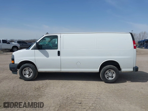 2018 Chevrolet Express Cargo Van with VIN 1GCWGAFP8J1253370, listed as a IAAI auction lot 41791109 with 101,253 mi miles. Bid and sale history available at carsss.com. Image 14.