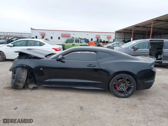 2021 Chevrolet Camaro 2SS with VIN 1G1FH1R7XM0103188, listed as a IAAI auction lot 41571144 with 81,308 mi miles. Bid and sale history available at carsss.com. Image 14.