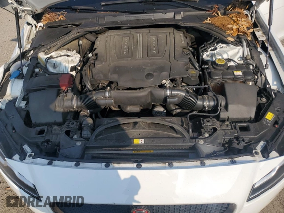 2016 Jaguar XF 35t Prestige with VIN SAJBK4BV5GCY17025, listed as a Copart auction lot 62923794 with 100,778 mi miles and Salvage Title. Bid and sale history available at carsss.com. Image 11.