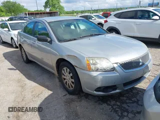 2012 Mitsubishi Galant FE z VIN 4A32B2FFXCE020495, wystawiony jako IAAI lot #42214507 z przebiegiem 183 240 mil mil oraz . Historia ofert i sprzedaży dostępna na DreamBid. Obrazek 1.